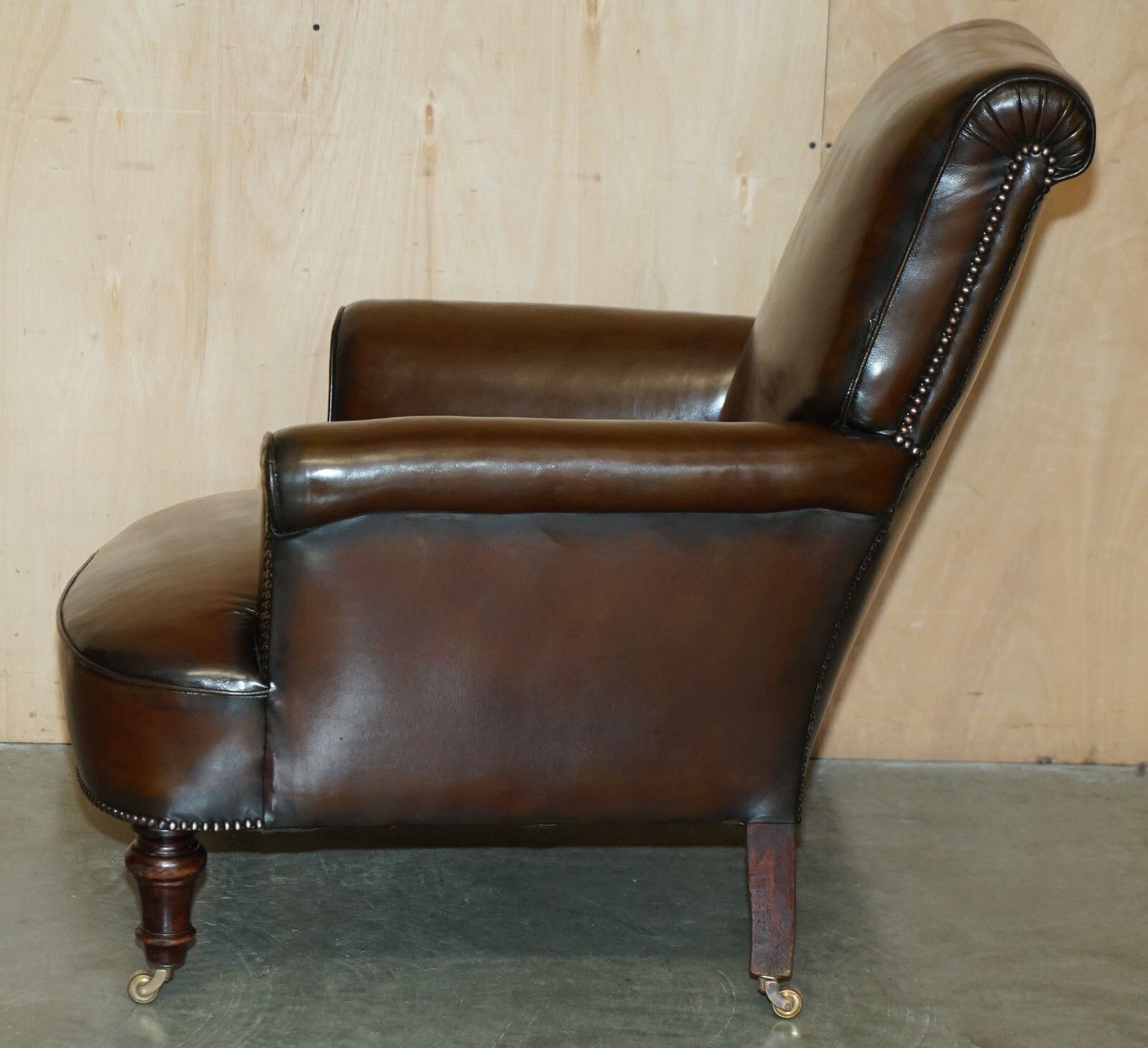 photo vintage Fully Restored Antique Circa 1920'S Art Deco Deep Brown Leather Club Armchair