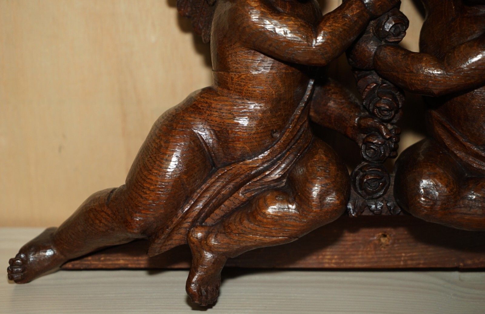 Important 17th Century Circa 1680 Oak Carved Surmount Of Cherub Angels &Amp; Flowers photo 3950.0
