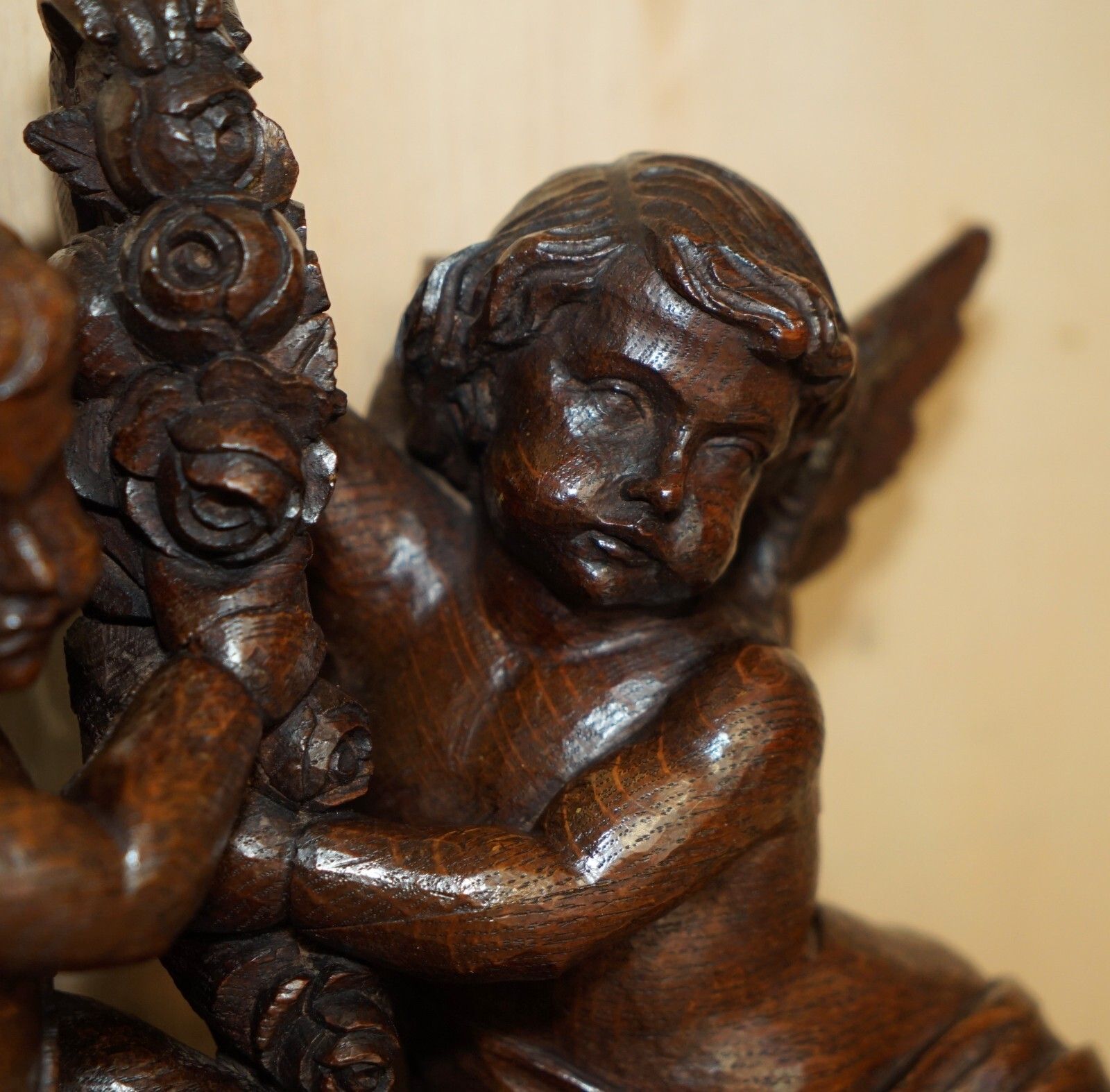 Important 17th Century Circa 1680 Oak Carved Surmount Of Cherub Angels &Amp; Flowers photo vintage