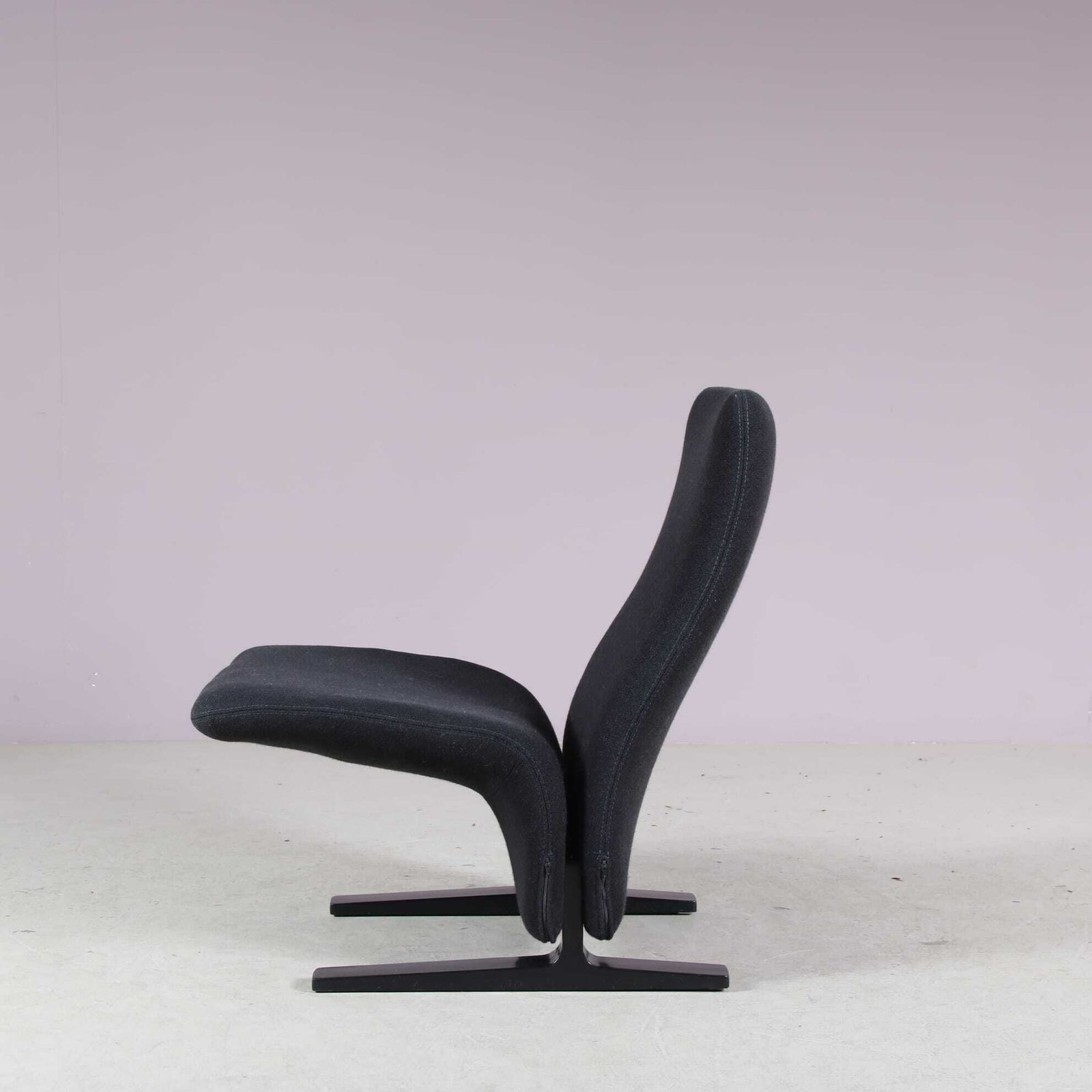 1970s  Concorde  Lowback Chair By Pierre Paulin For Artifort  Netherlands photo vinterior
