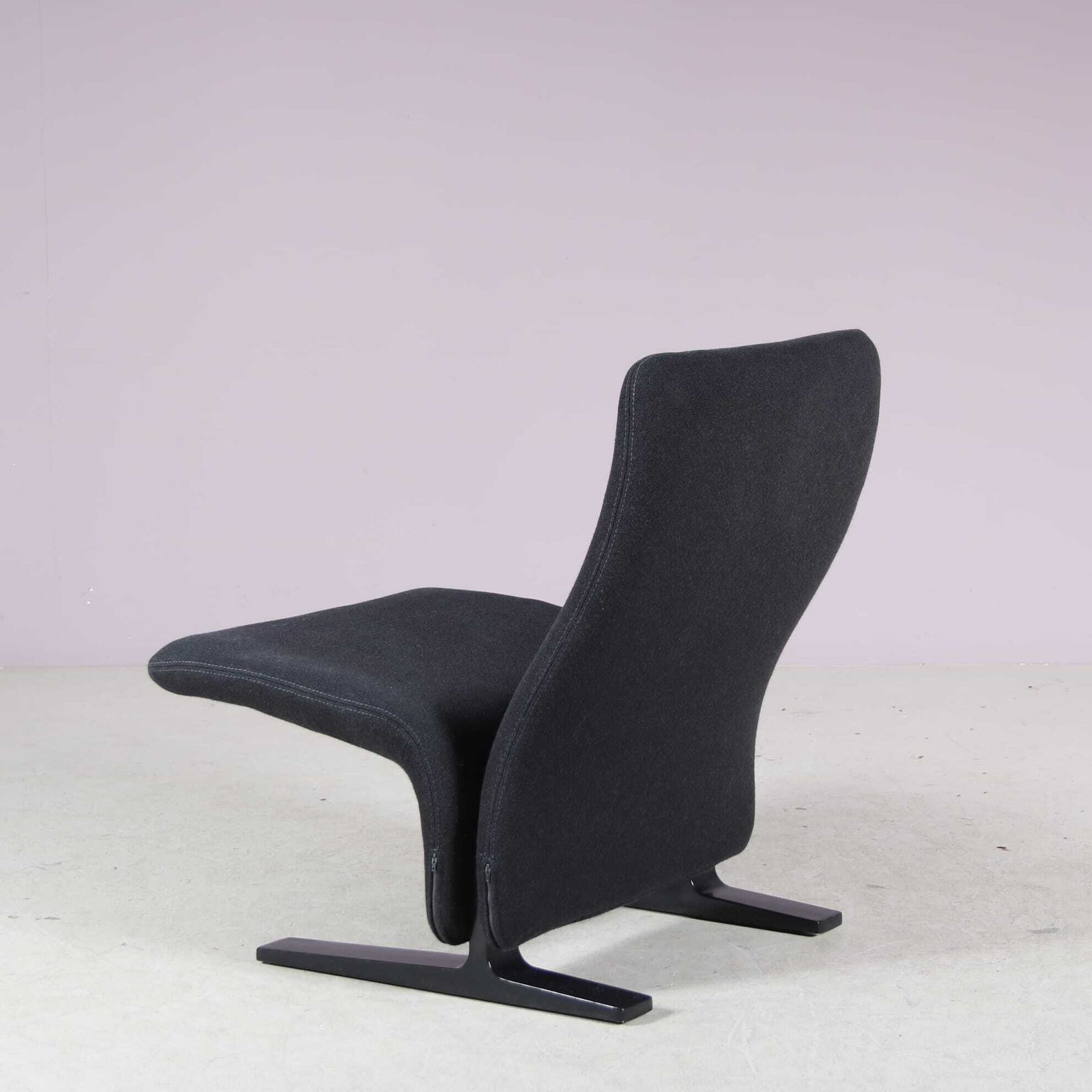 1970s  Concorde  Lowback Chair By Pierre Paulin For Artifort  Netherlands photo vintage