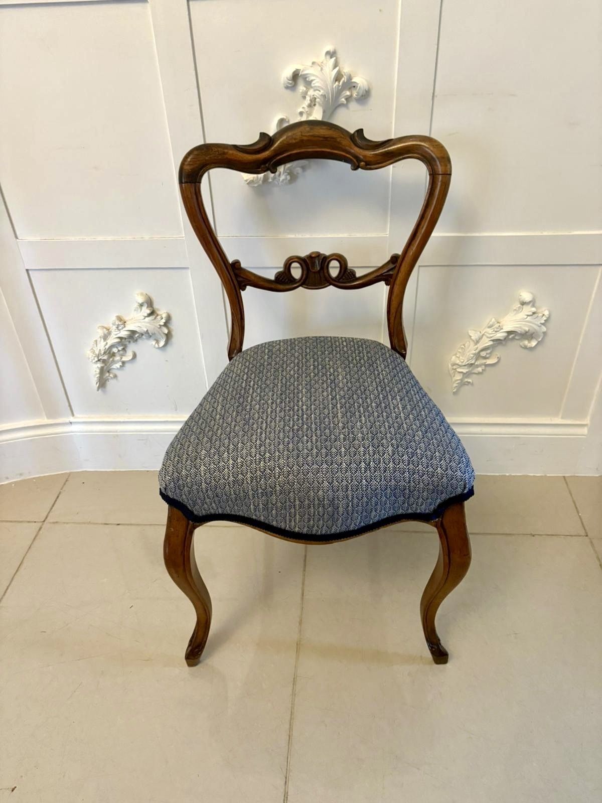 photo vinterior Outstanding Quality Set Of Six Antique 19th Century Rosewood Dining Chairs