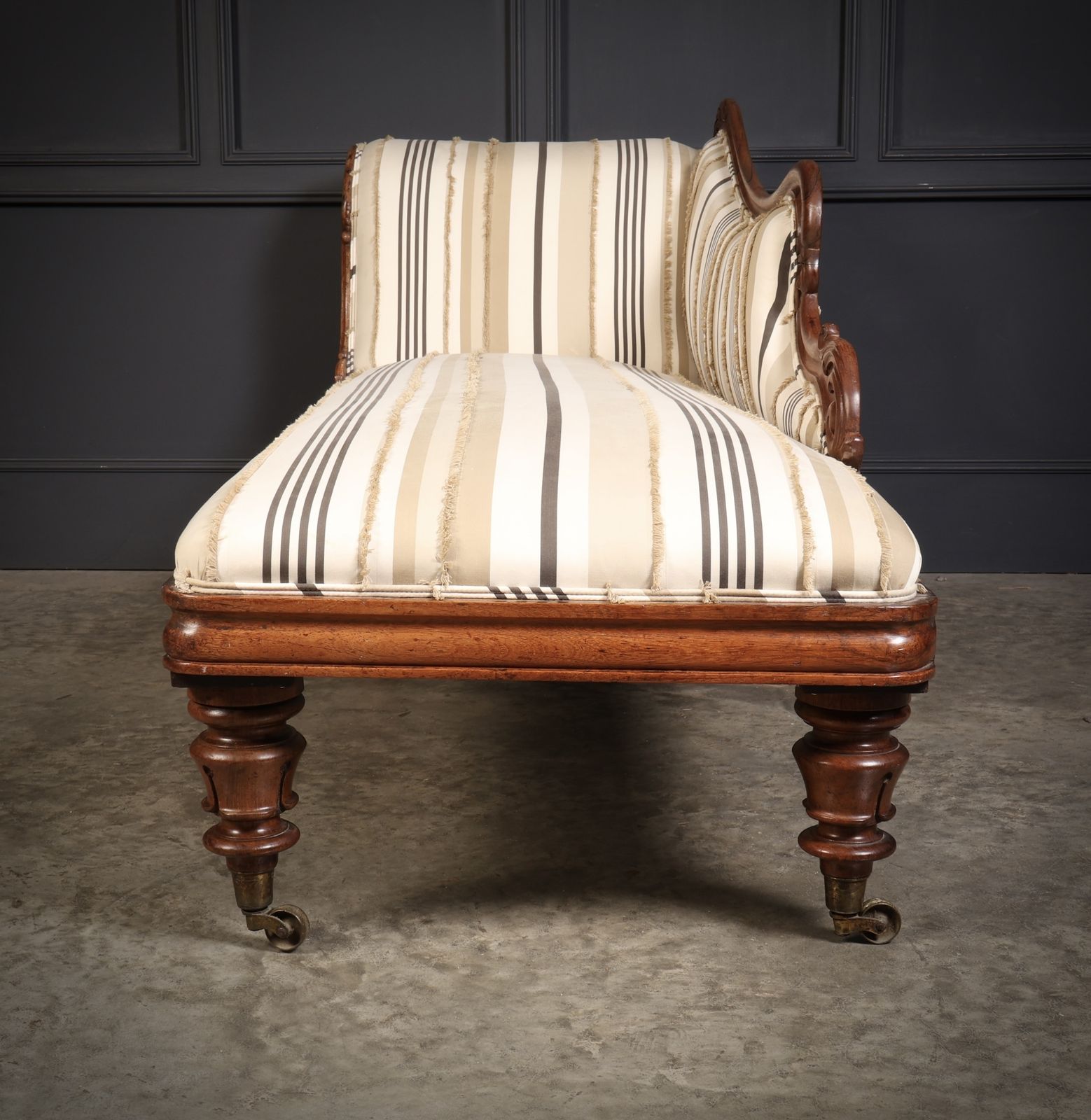 Furniture William IV Rosewood Chaise Longue photo