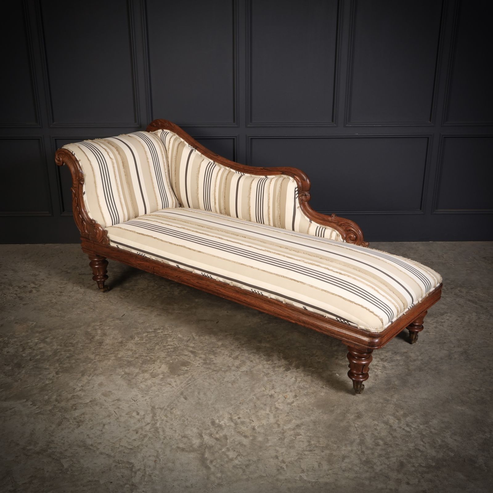 1625.0 William IV Rosewood Chaise Longue photo