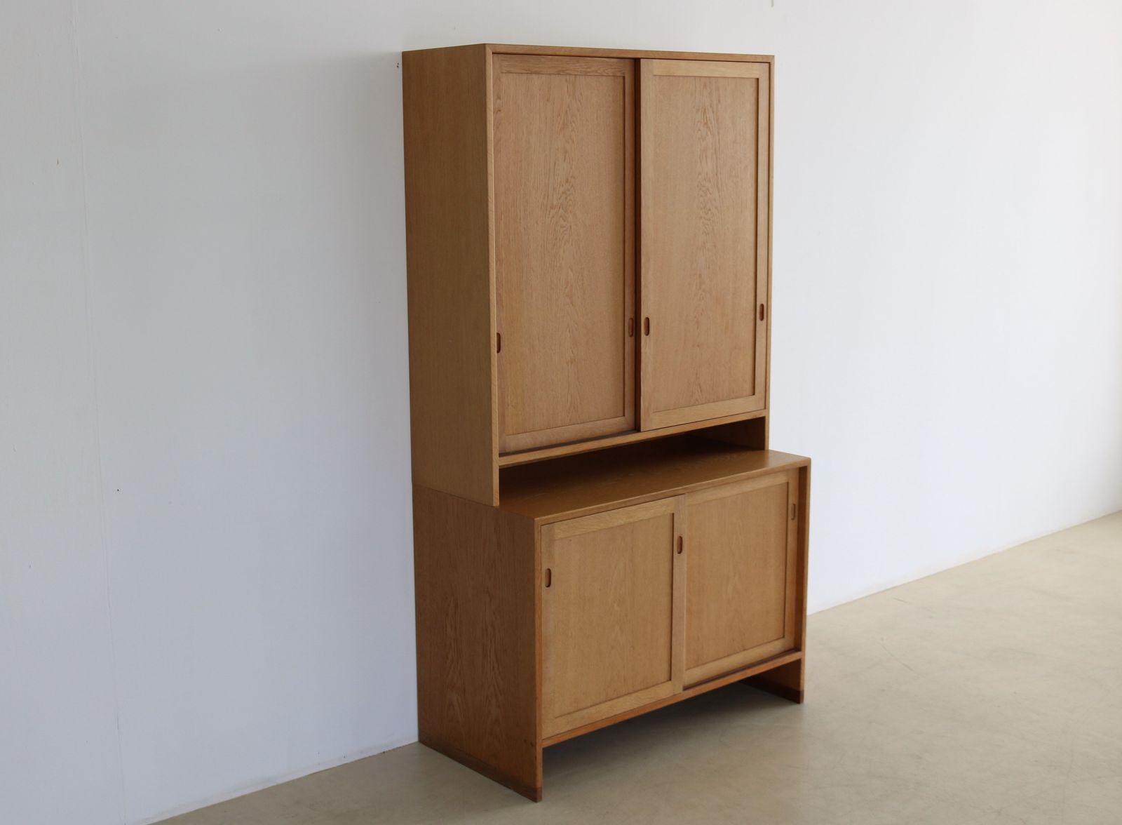 Page 1 Of 17 Wardrobe By Hans Wegner For Ry Mobler, Denmark, 1960 photo 2317.0
