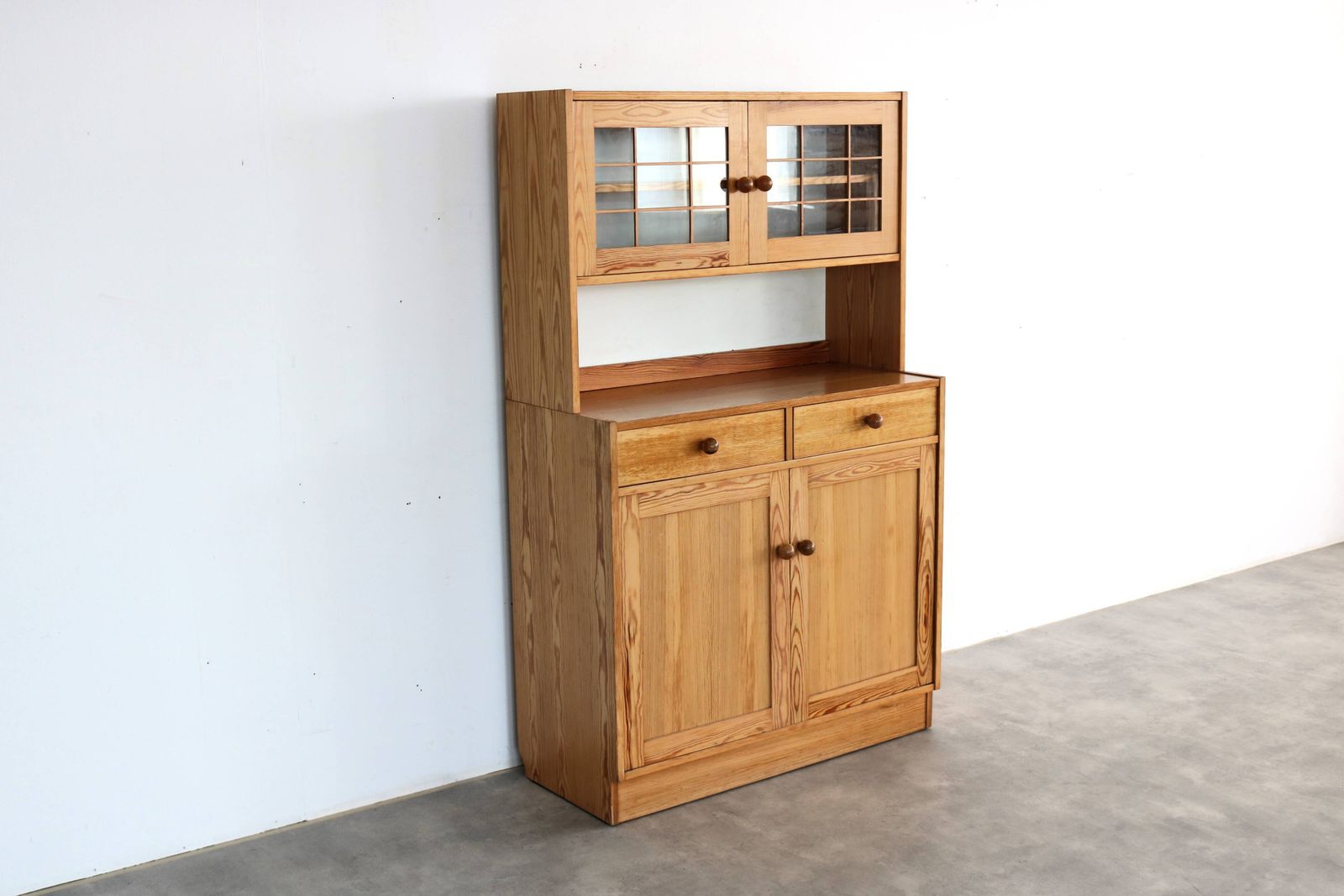 Vintage Dressoir | Wandkast | Grenen | Zweden photo for sale
