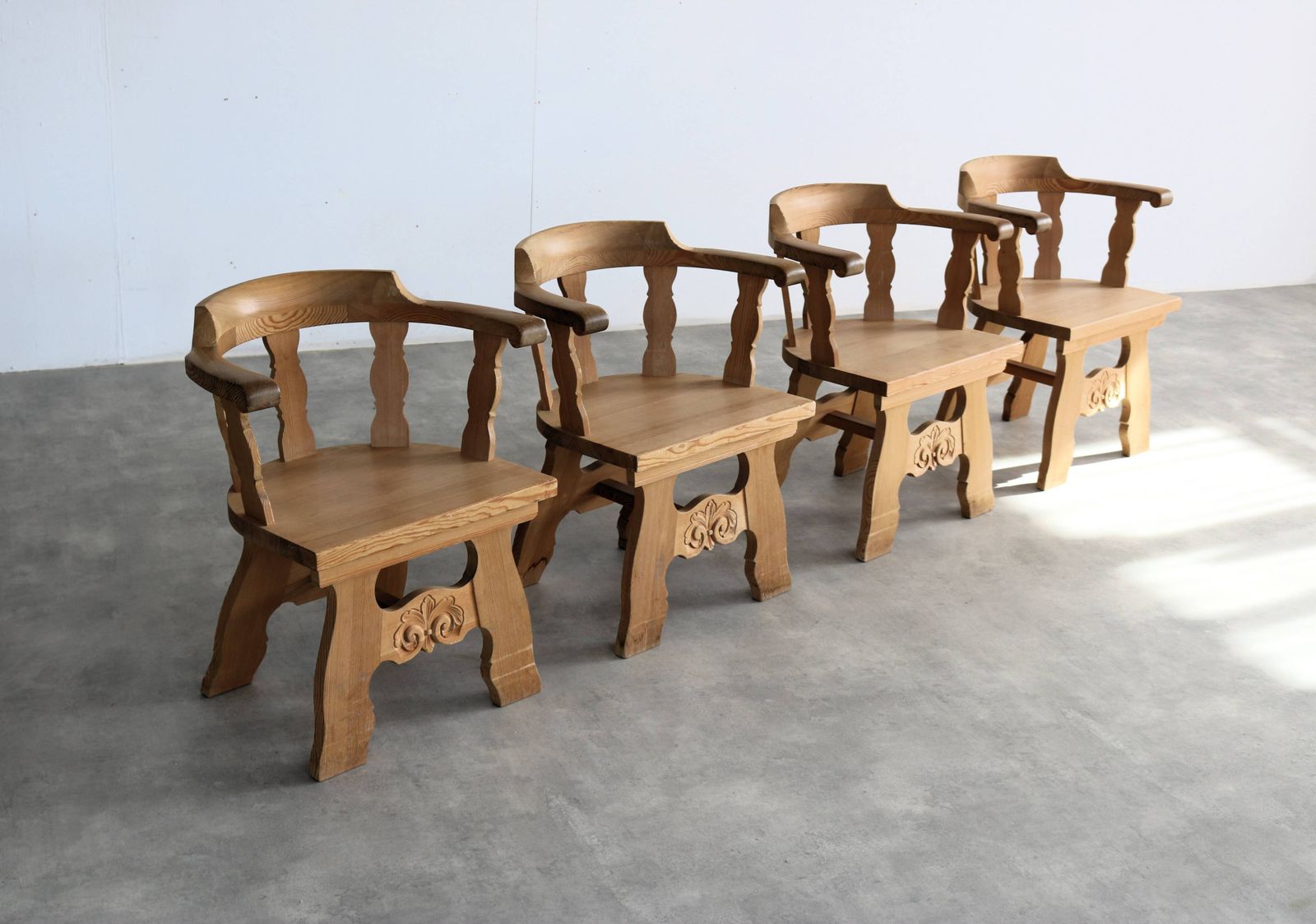 Vintage Stoelen | Eetkamerstoelen | Brutalistisch | Zweeds photo for sale