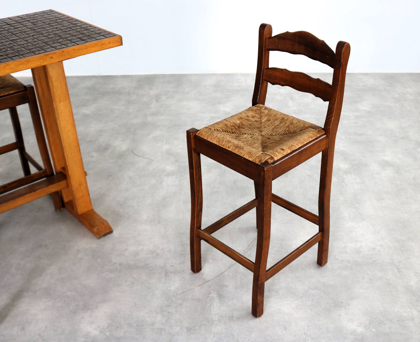 Vintage Bartafel Met Stoelen | Eettafel | Barkrukken | Ca. Jaren 1950 photo vintage