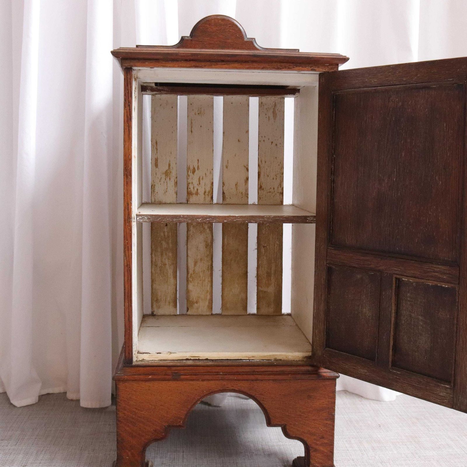 Antique Victorian Pot Cupboard Side Table  Solid Oak   Bed Side Table   Stunning Item   Plant Stand photo Furniture