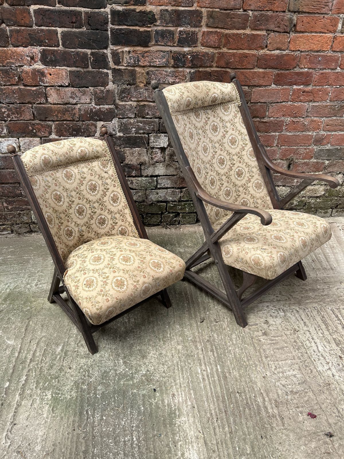 photo furniture Ladies And Gentleman's 1900's Steamer Easy Chairs