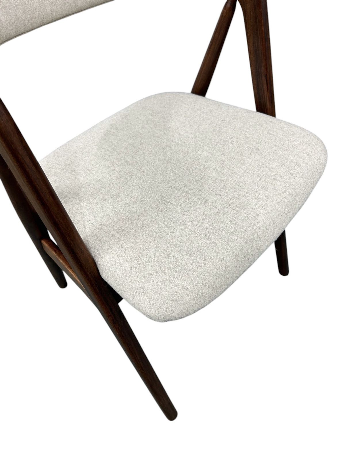 photo furniture Danish Set Of 4 Thomas Harlev For Farstrup Model 205 Teak And Cream Wool Dining Chairs Mid Century 1950s