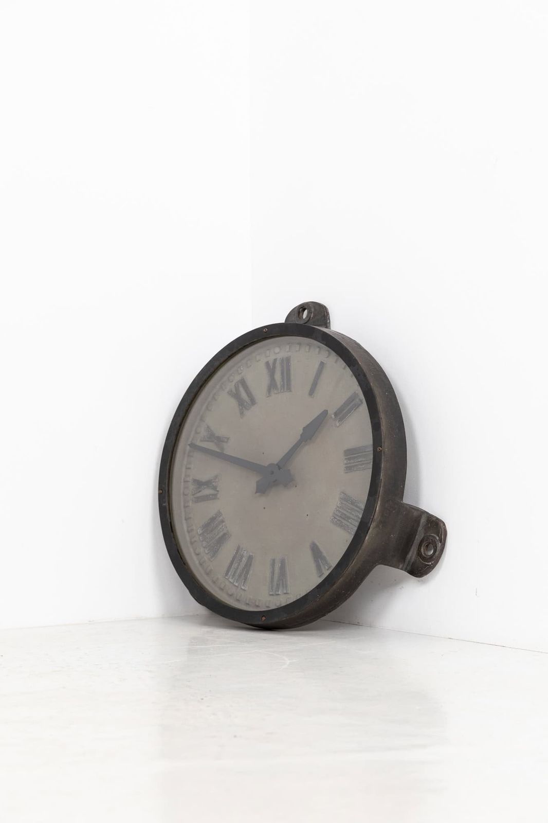 18" Cast Iron Gents Of Leicester Factory Clock photo vinterior