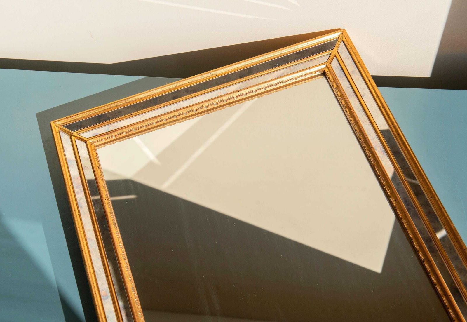 photo for sale Venetiaanse Gouden Spiegel   Deknudt   Hollywood Regency   Belgisch Design Wandspiegel Met Geslepen Facetglas   Mid Century Modern