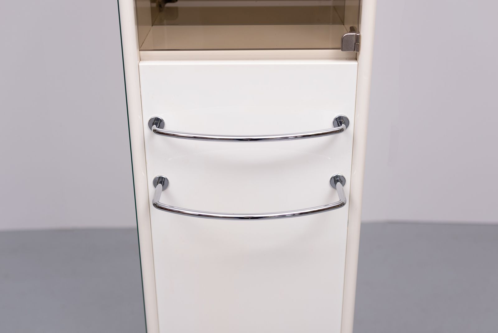 photo furniture Revolving Bathroom Cabinet By Tulli Zuccari Italy