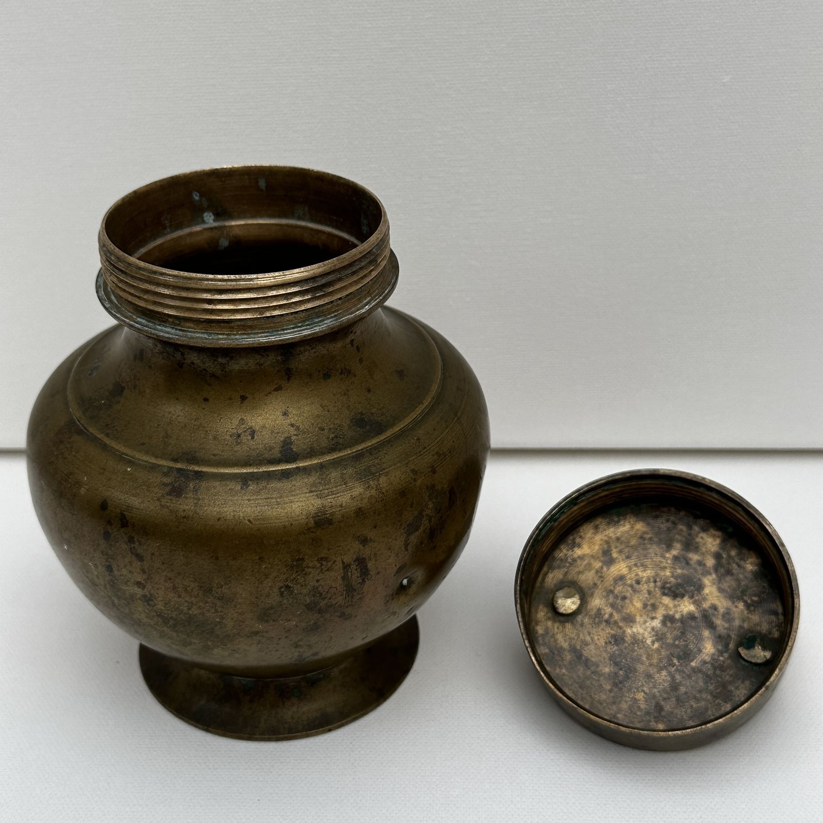 photo vinterior Antique Religious Brass Copper Holy Water Hinduism Shadu Kamandal Ganga Jal Pot