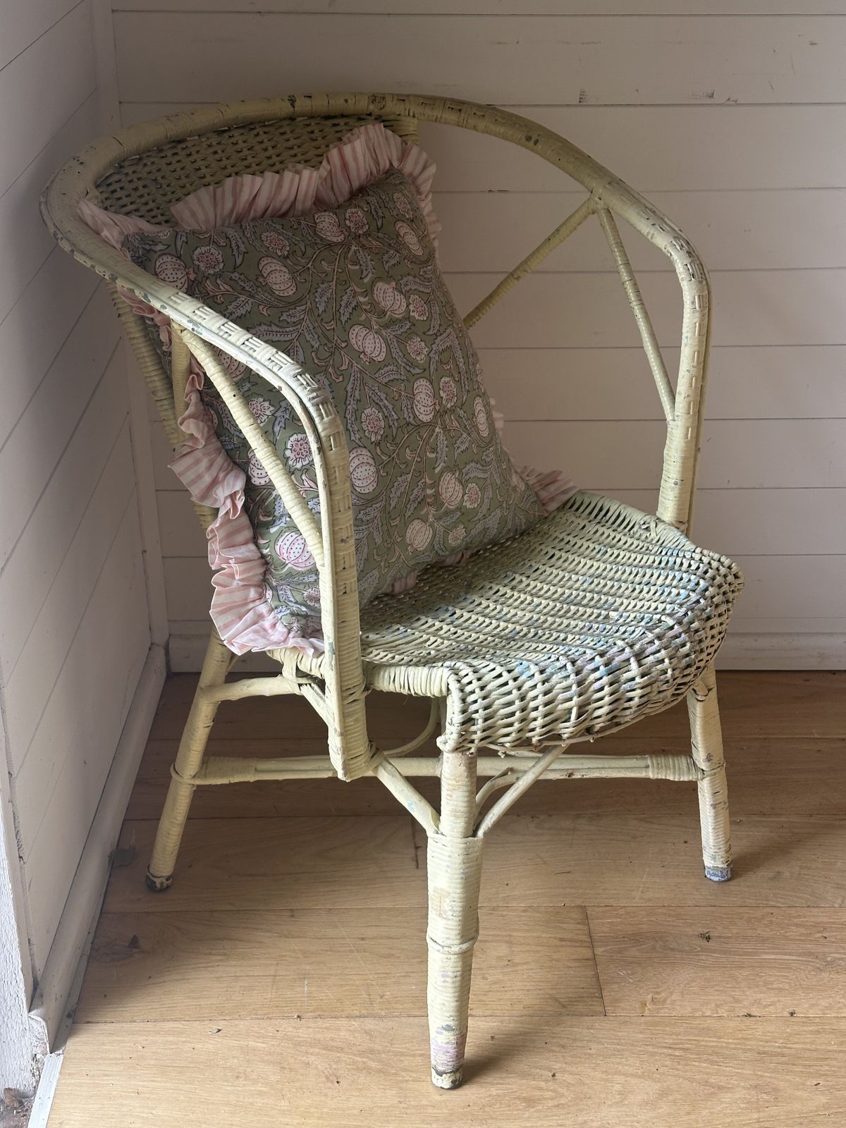 Lovely Old French Yellowwicker Chair