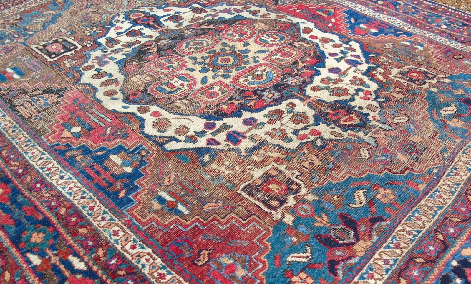 Antique East Azerbaijan Carpet photo vinterior