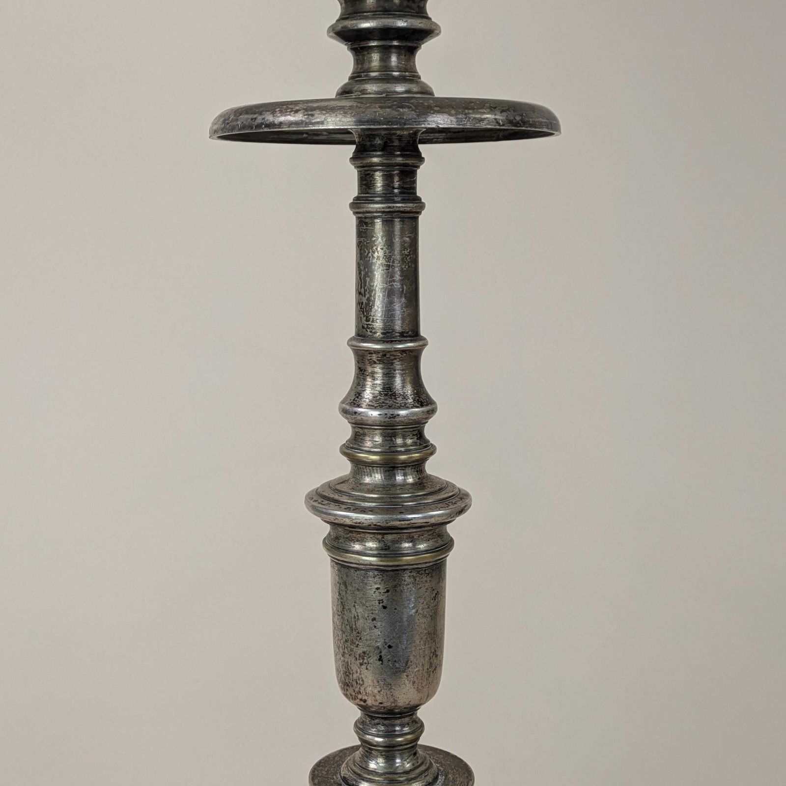 Antique French Silver Plated Bronze Table Lamp Elegant Lighting Home Decor Reading Lamp Accent Light photo vinterior