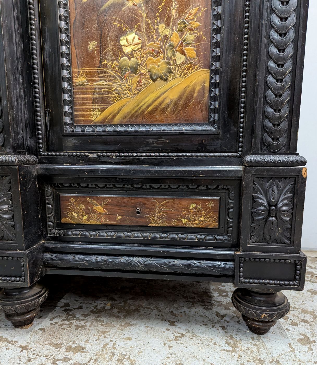 photo vintage Napoleon III Armoire Decorated With Lacquer Panels And Japanese Inlays, Meiji Period