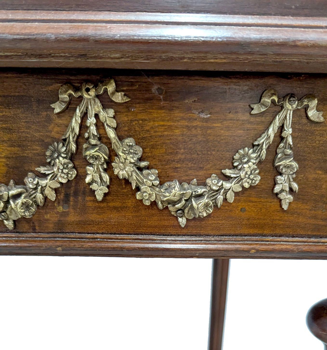 photo vinterior Pair Of Louis XVI Style Display Cases From The 1900s