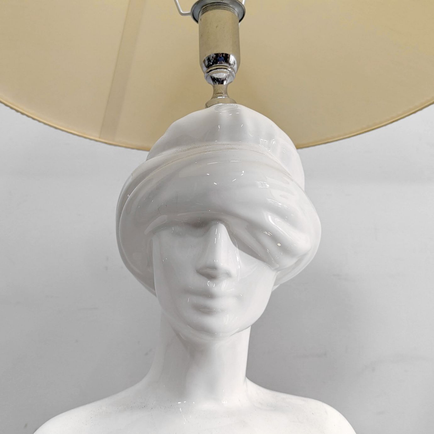 Pair Of Anthropomorphic Capodimonte Porcelain Lamps By Giulio Ciniglia photo 4401.0
