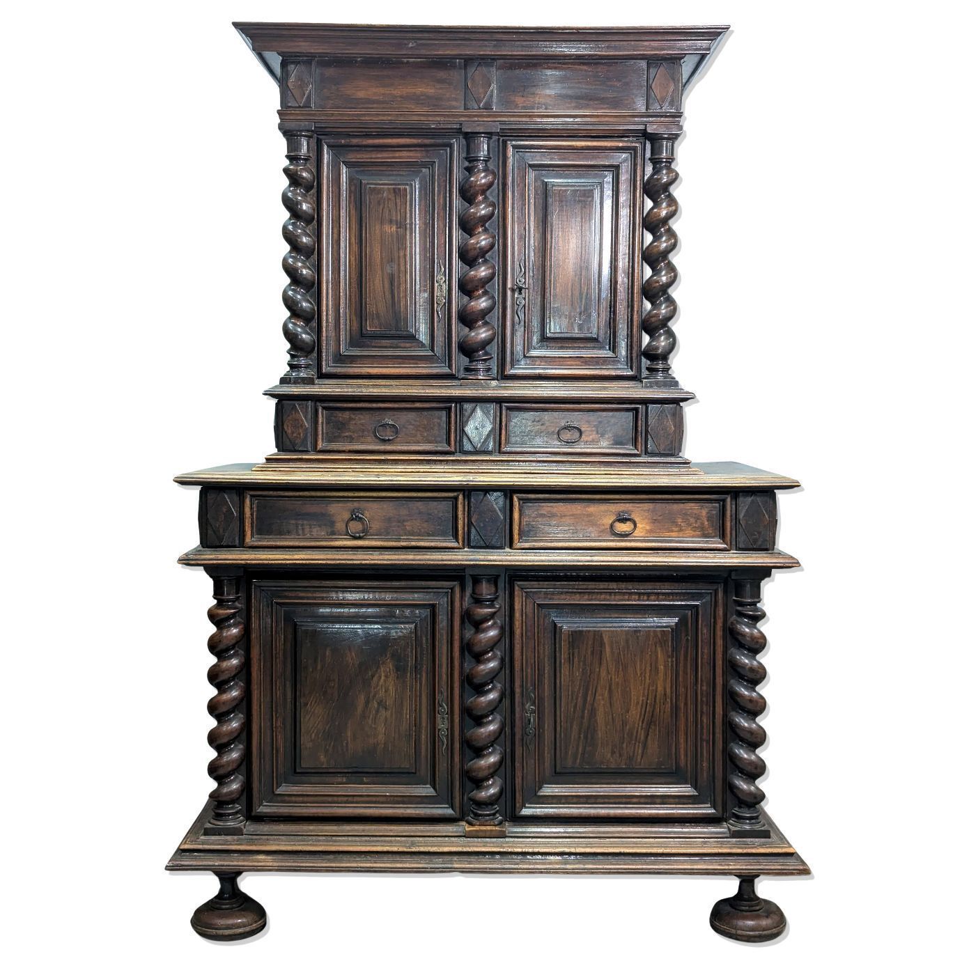 Two Narrowed Bodies In Walnut From The 18th Century
