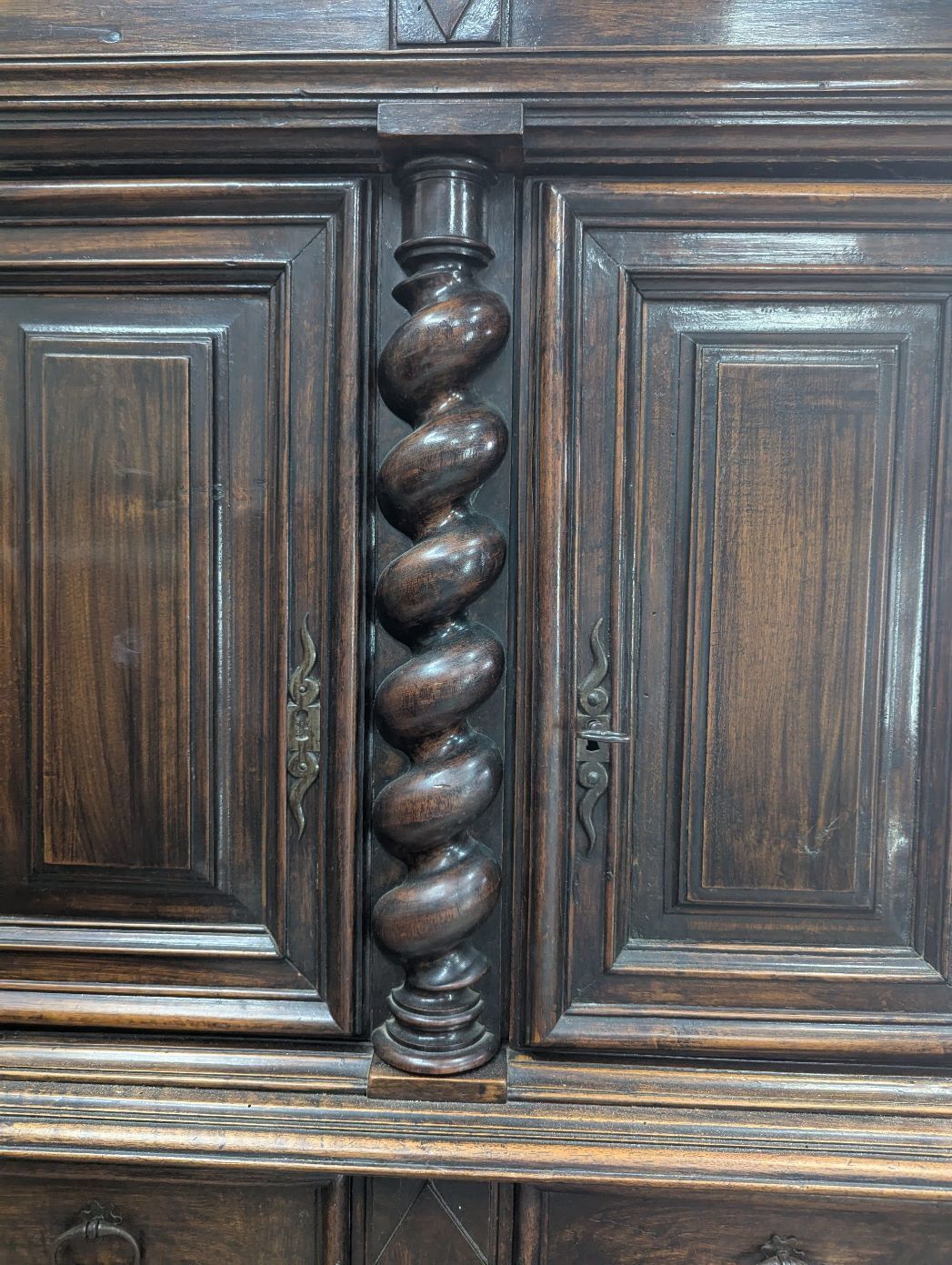 Two Narrowed Bodies In Walnut From The 18th Century photo vintage