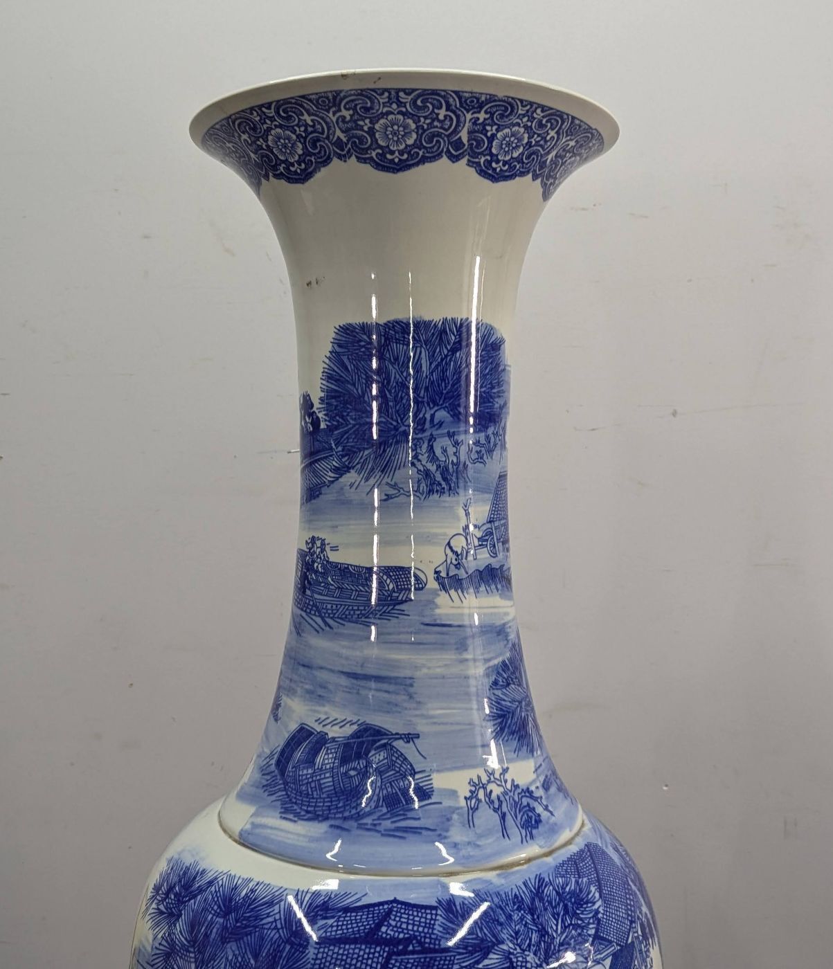 photo vintage Important Pair Of Blue And White Porcelain Baluster Vases – China, 20th Century