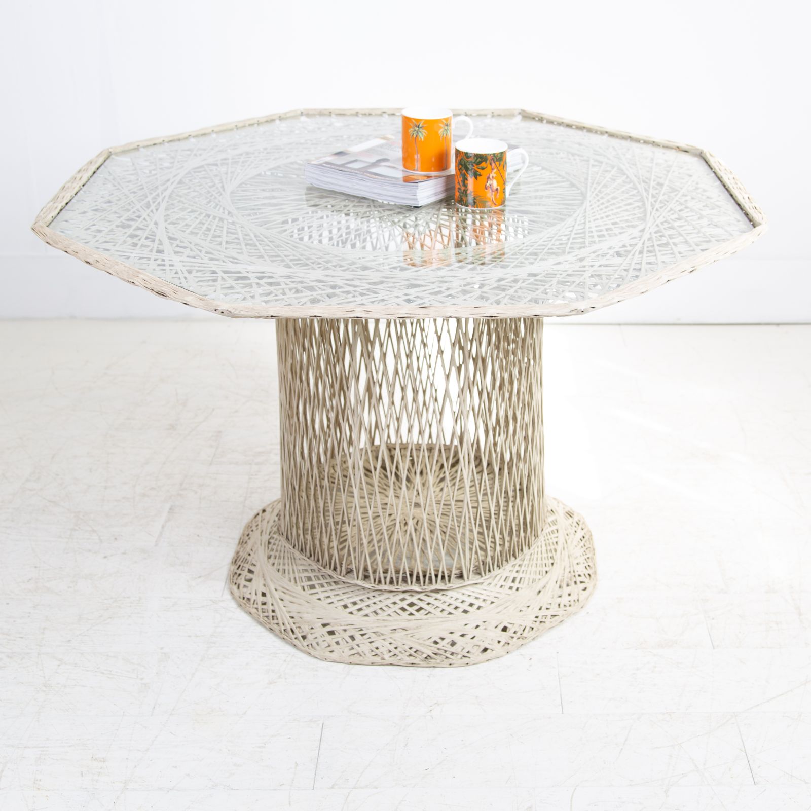 photo vintage Mid Century Spun Table By Russell Woodard