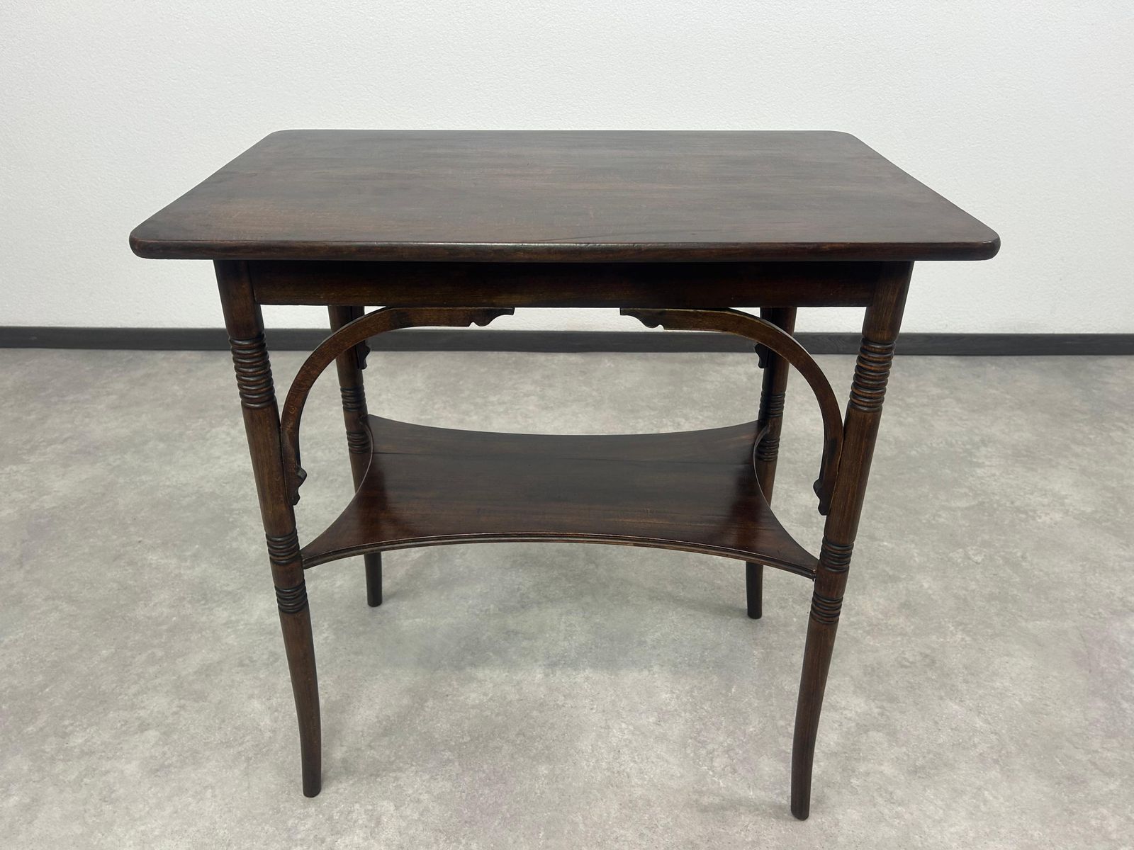 Jugendstil Side Table No.31 By Thonet photo furniture