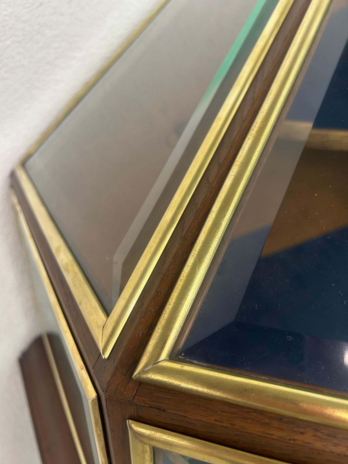 photo vinterior Corner Pyramid Art Nouveau Jewellery Display Case