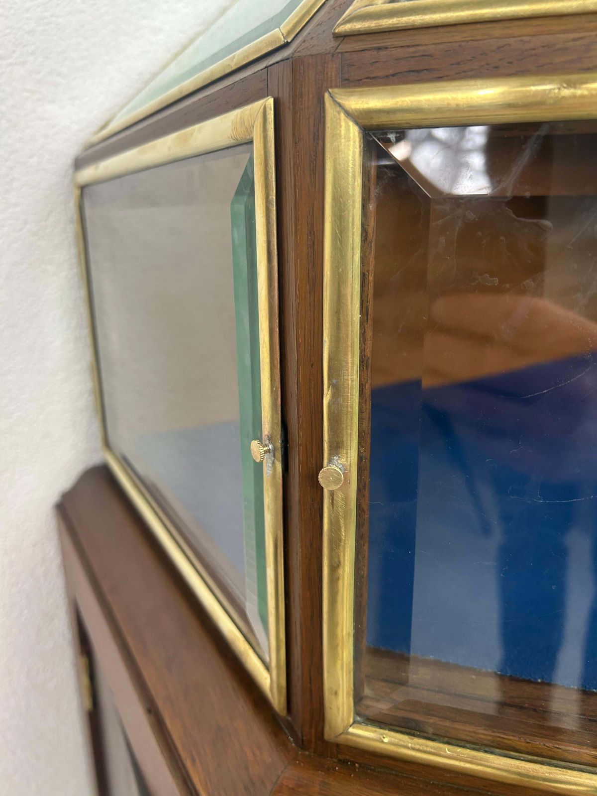 photo buy Corner Pyramid Art Nouveau Jewellery Display Case