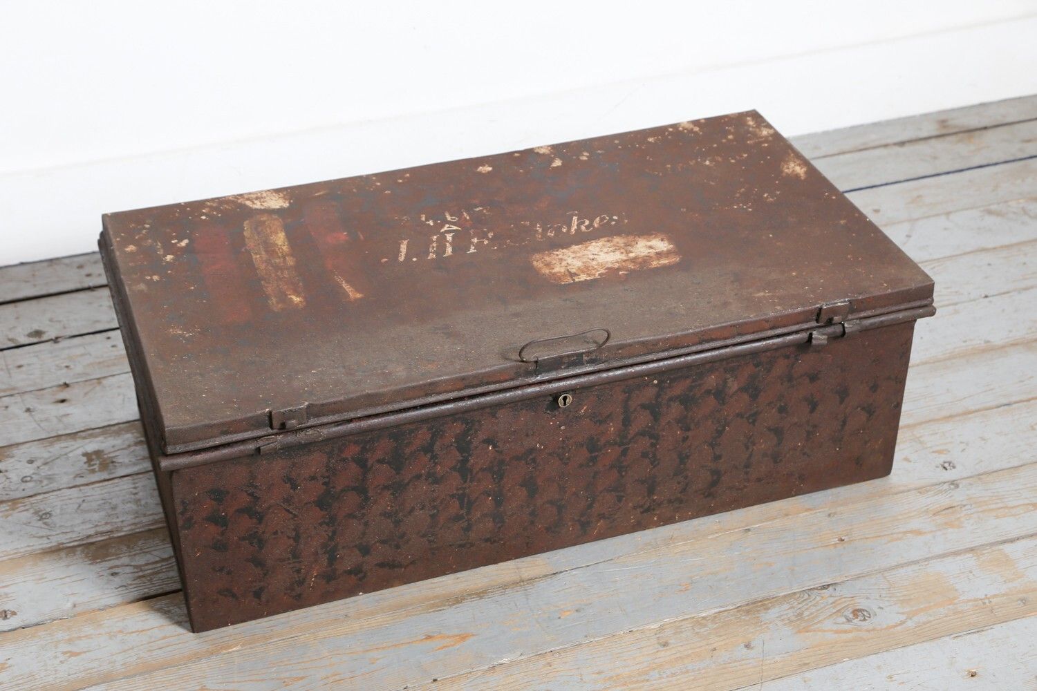 Regulation Tôleware Trunk + H.M. Ship Letter – Royal Navy Naval History