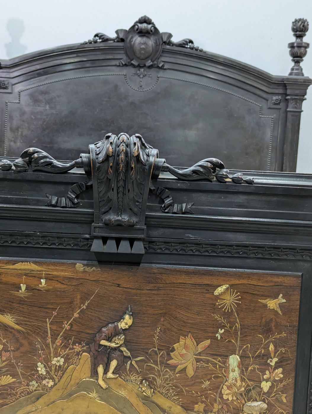photo vinterior Napoleon III Bed With Lacquer Panel Decoration And Japanese Inlays, Meiji Period