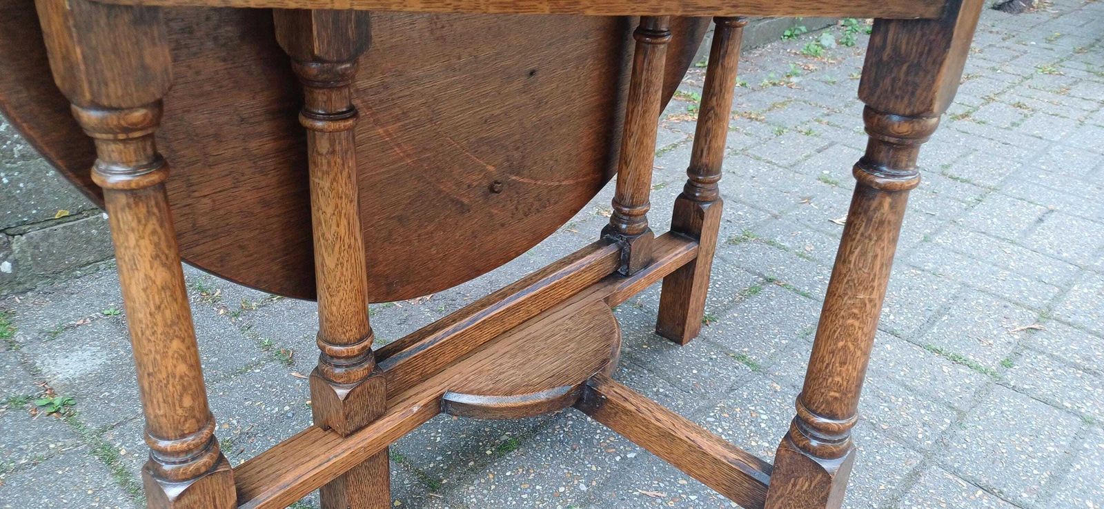Rare Antique Oak Gate Leg Table – 1920s Drop Leaf Side Table – Jacobean Revival Coffee Or Games Table Compact & Versatile Free Hand Delivery photo Furniture