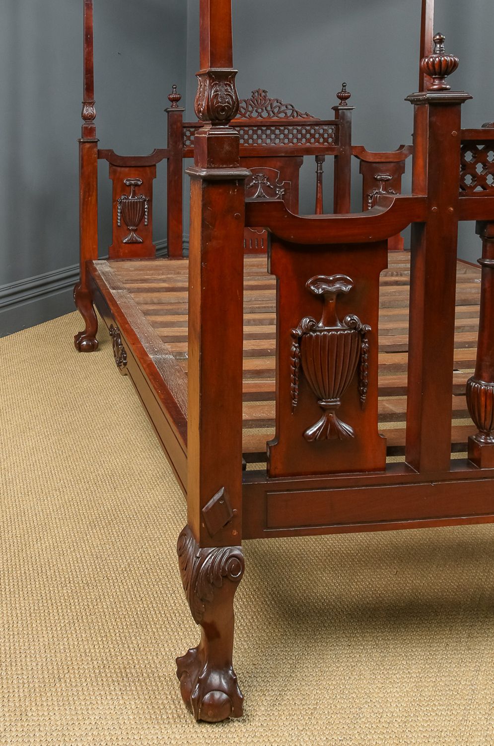 photo furniture Victorian Anglo Indian Colonial Raj Bombay 6ft Super King Teak Four Post Bed (Circa 1890)