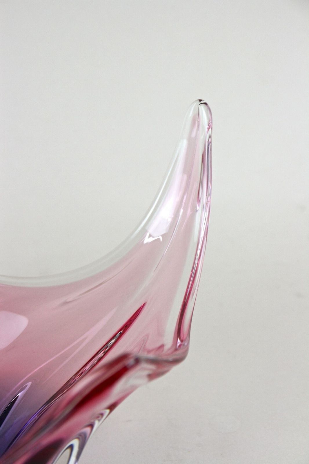photo vintage 20th Century Murano Sommerso Glass Bowl, Pink/ Purple/ Blue, Italy Ca. 1960/70