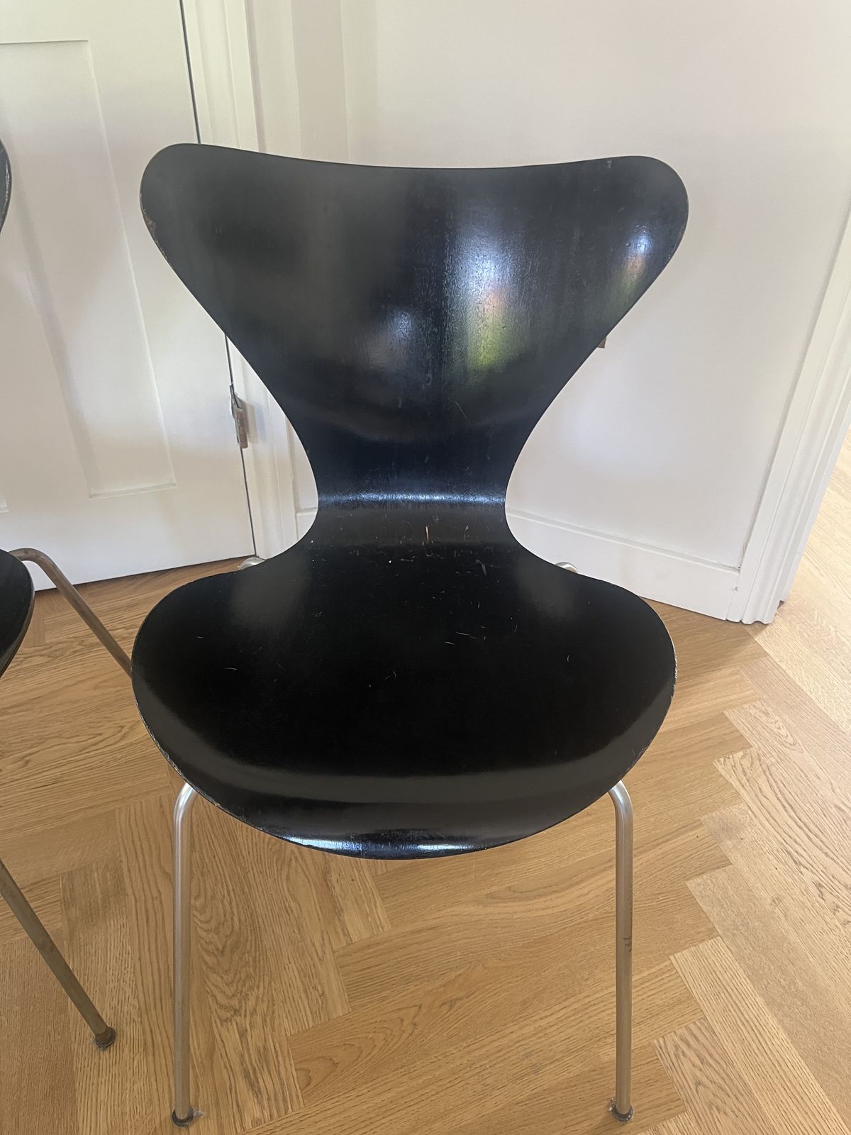 photo furniture Arne Jacobsen Series 7 Or 3107 Chairs By Fritz Hansen Mid Century Modern 1964