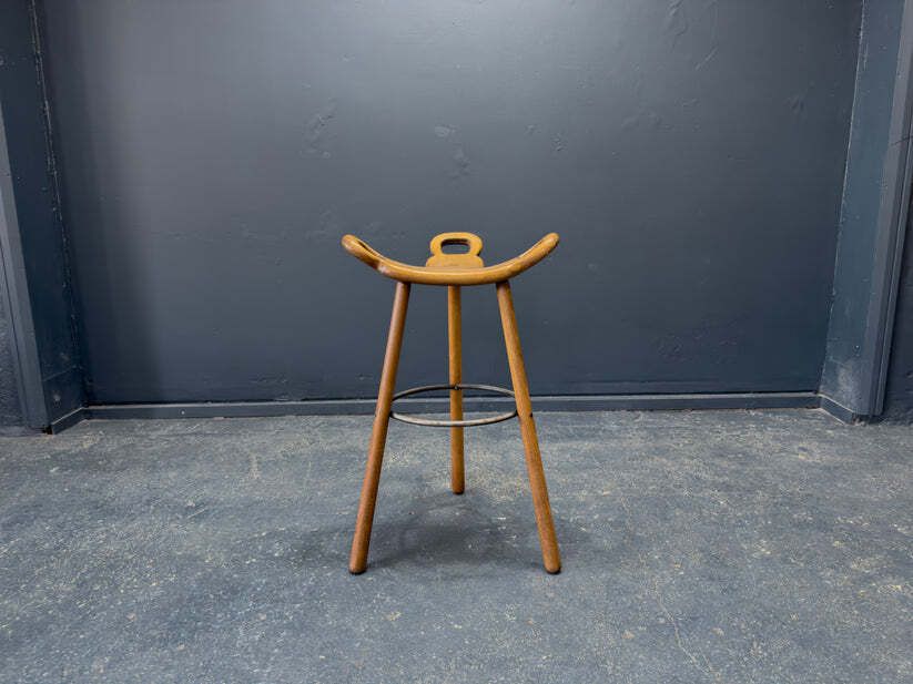 Sergio Rodrigues Merbella Stool photo vinterior