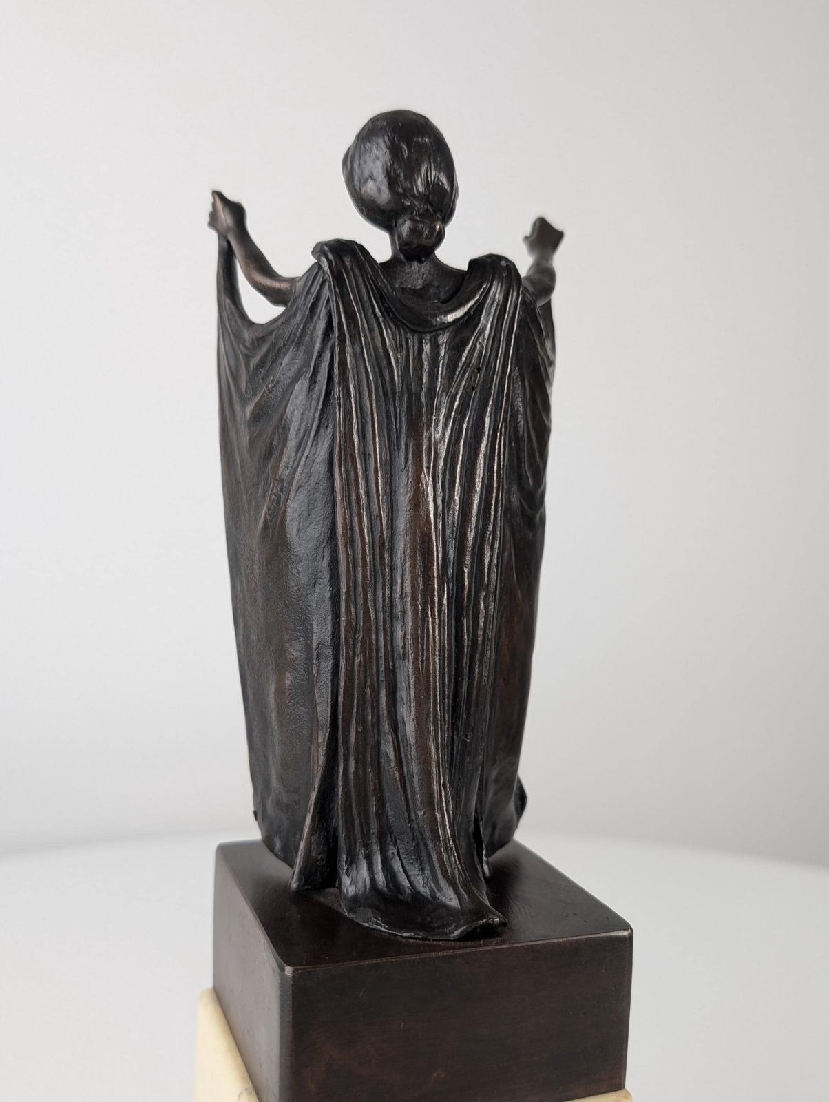 photo furniture Bronze Sculpture Of An Articulated Woman By Carl Kauba, 1900s