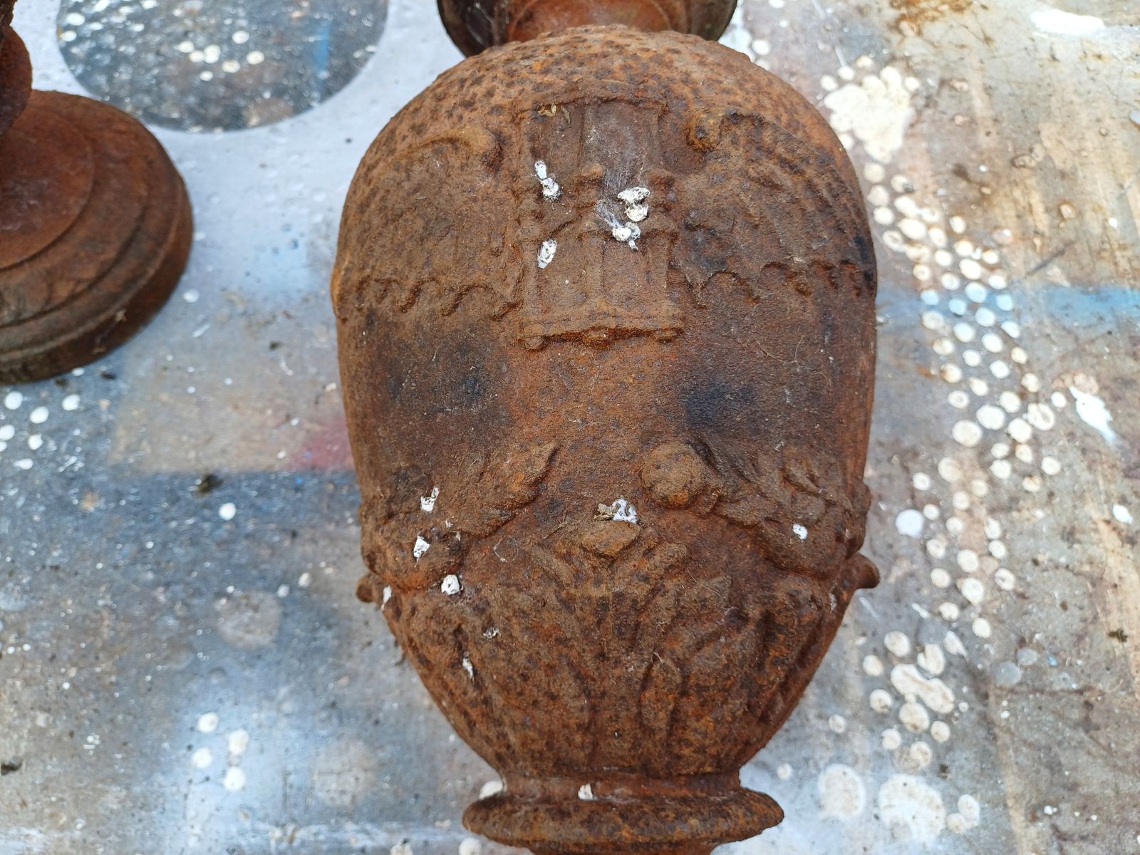 photo vinterior Pair Of Cast Iron Fire Pots 1900: Charleville   Mézières
