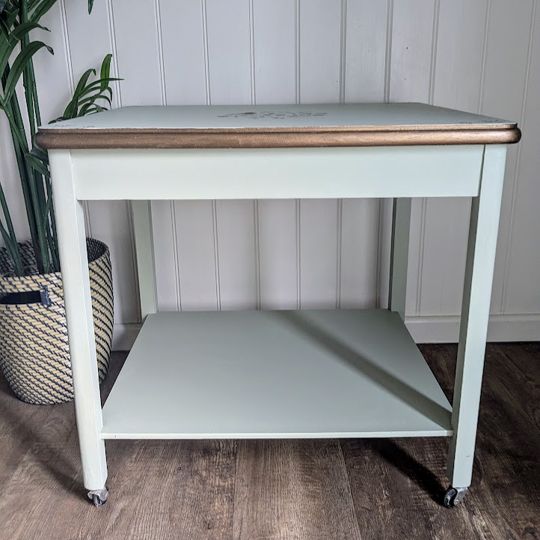 Small Decorative Table photo 139.0
