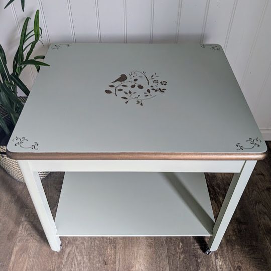 Small Decorative Table photo vinterior