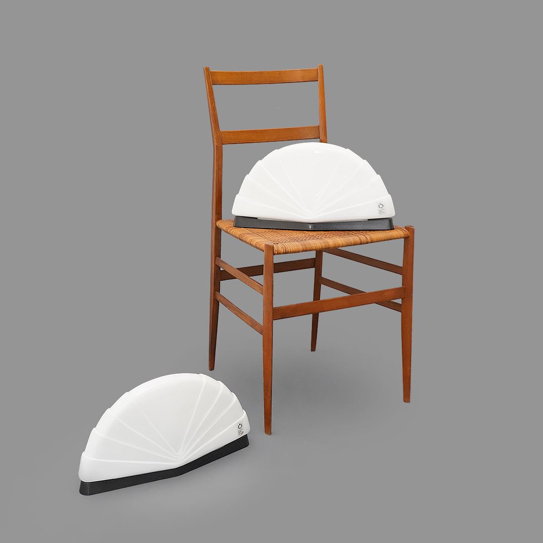 photo buy Pair Of “Flores” Table Lamps By Paolo Nava For Leucos, 1980s