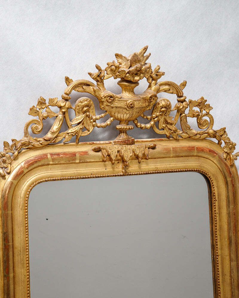 19e Eeuwse Louis Philippe Spiegel Met Vaas En Bloemenkroon photo furniture