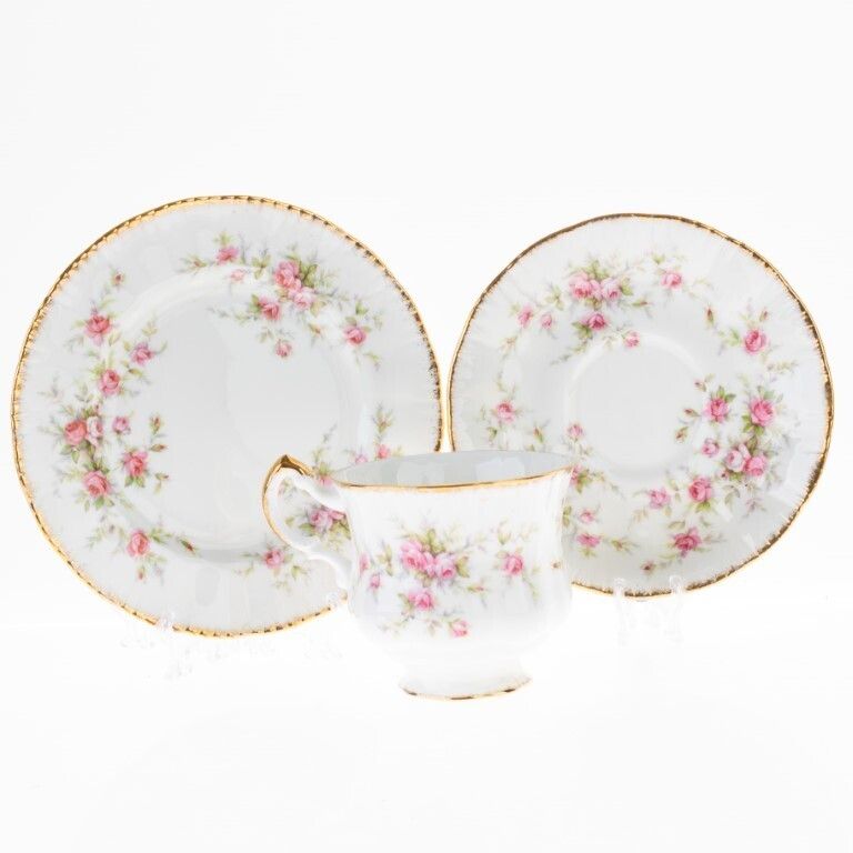 Paragon Gilt Porcelain Ceramic Roses Trio Teacup & Saucers photo furniture