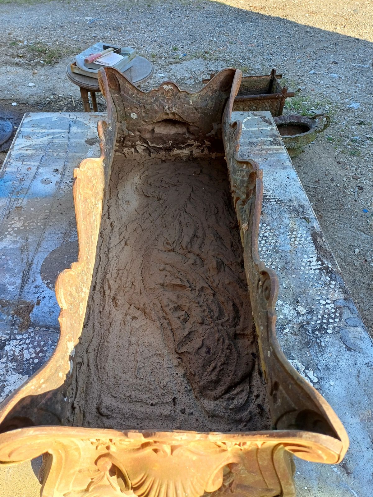 photo vintage Large 1900 Cast Iron Planter In Rocaille Style: Charleville   Mézières