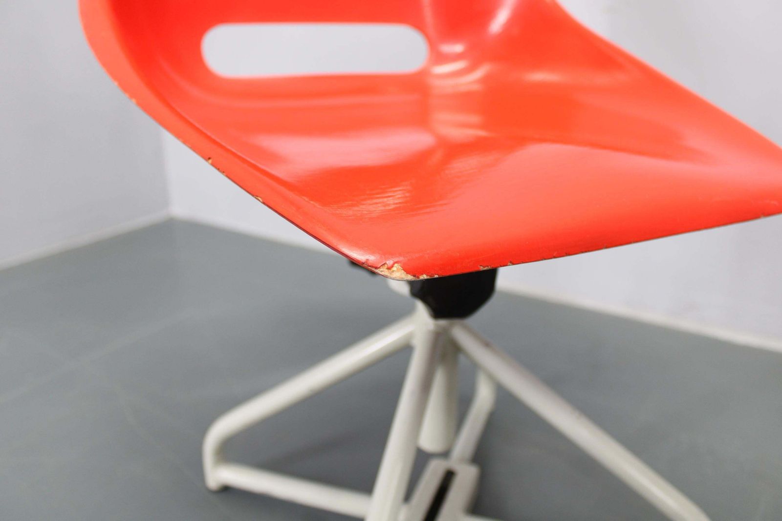 1960s Miroslav Navratil Set Of Eight Fiberglass Chairs For Vertex, Czechoslovaki photo buy