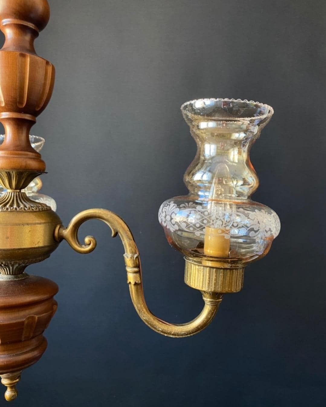 Italian Vintage Chandelier In Brass And Wood photo 333.0