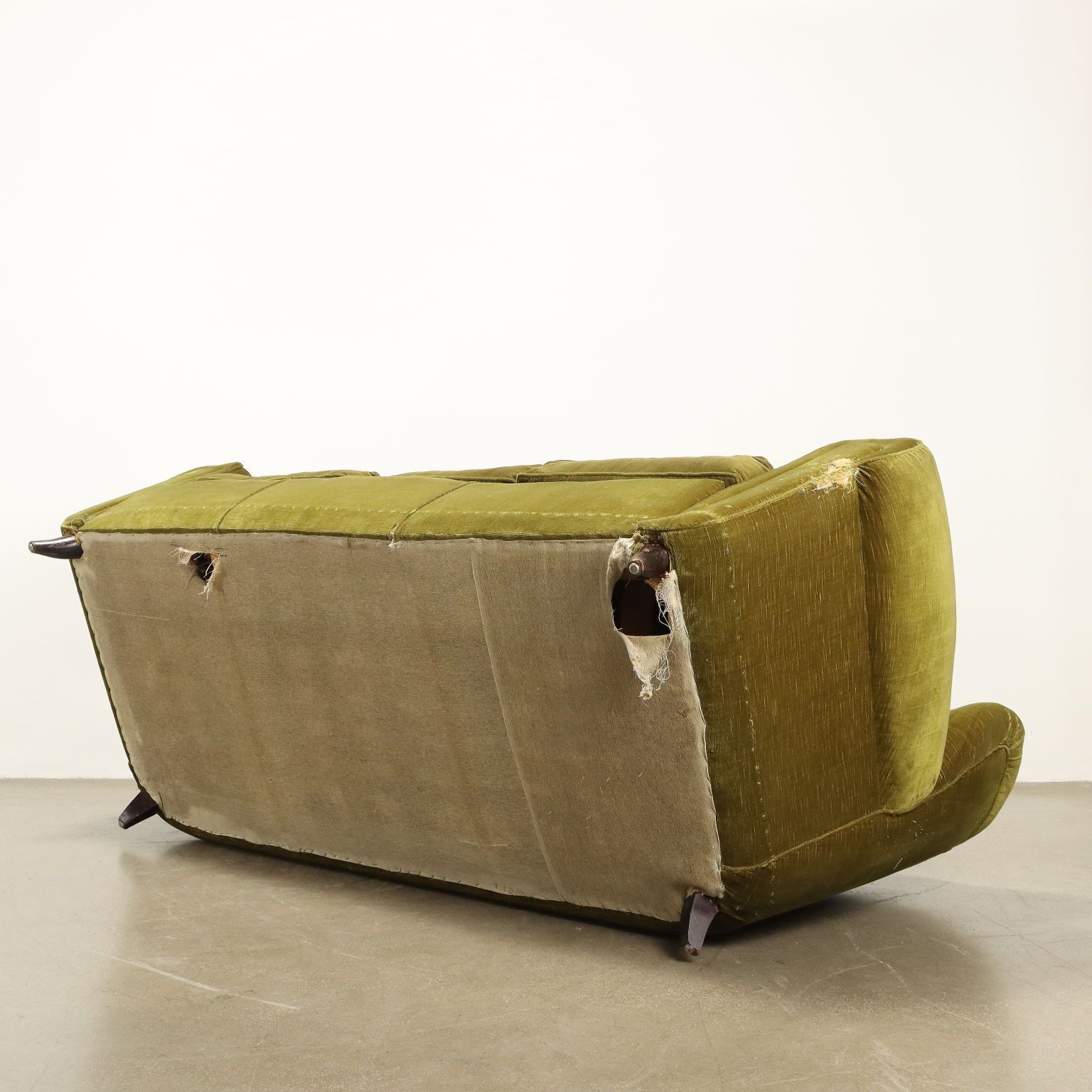 photo furniture Vintage 3 Seater Sofa Velvet Spring Design Italy 1950s To Be Restored